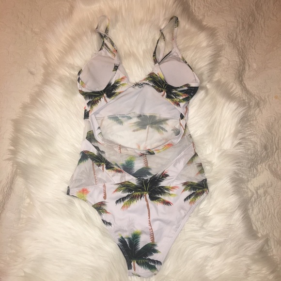 One piece swimsuit - Picture 3 of 4